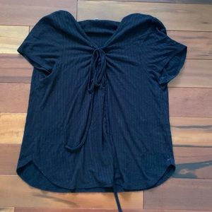 Womens size medium self tie shirt.